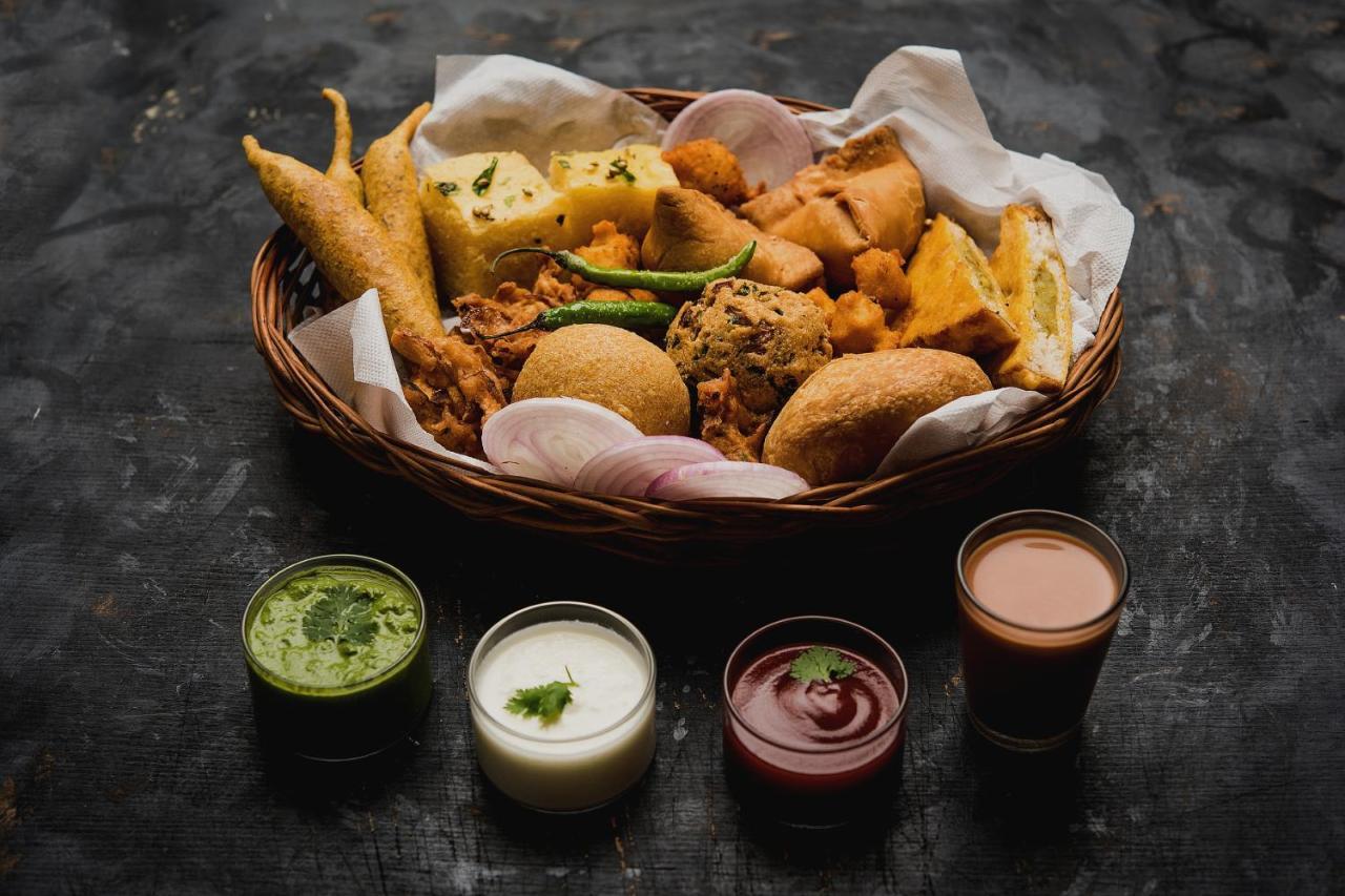 Hotel O Food Plaza Zirakpur Bagian luar foto