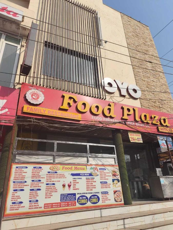 Hotel O Food Plaza Zirakpur Bagian luar foto